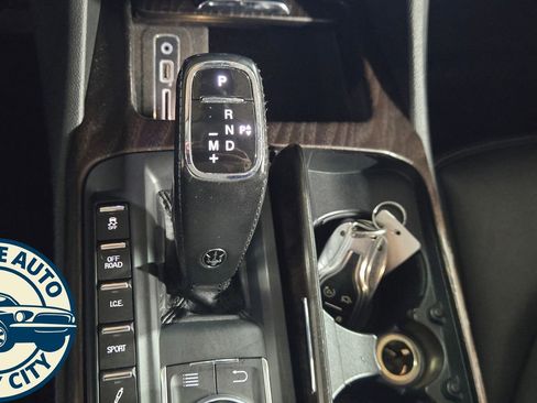 Used 2019 Maserati Levante Base image 19