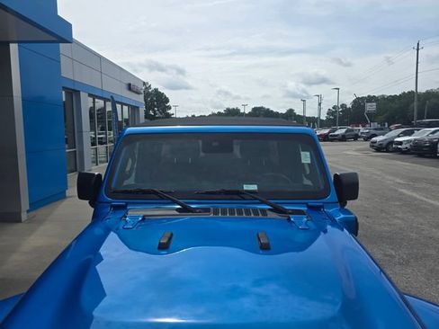 Used 2024 Jeep Wrangler Unlimited Sahara w/ Technology Group AWD/4WD image 52