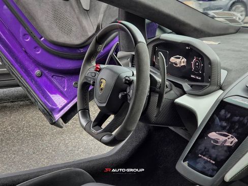 Used 2024 Lamborghini Revuelto AWD/4WD image 23