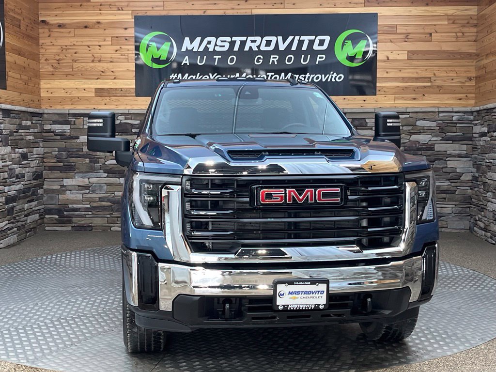 Used 2025 GMC Sierra 3500 Pro AWD/4WD image 5