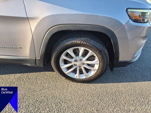 Used 2019 Jeep Cherokee Latitude w/ Popular Appearance Group FWD image 10