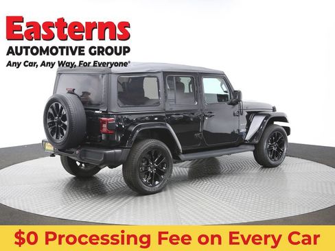 Used 2021 Jeep Wrangler Unlimited Sahara w/ Cold Weather Group AWD/4WD image 42