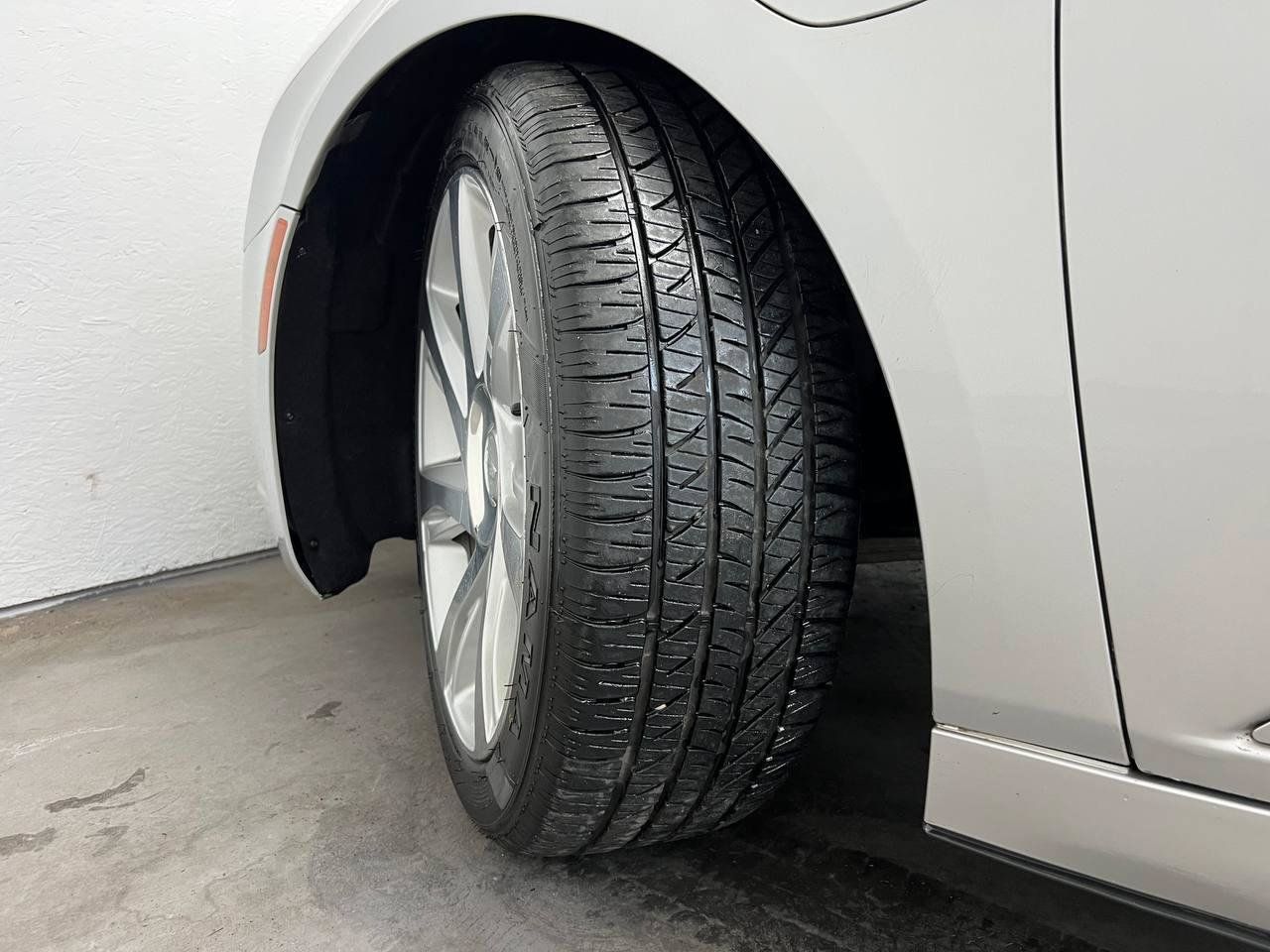 Used 2016 Cadillac ELR FWD image 25