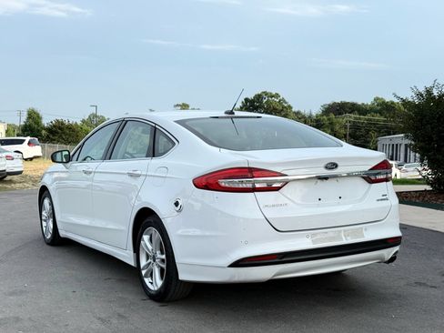 Used 2018 Ford Fusion SE w/ Equipment Group 602A FWD image 9