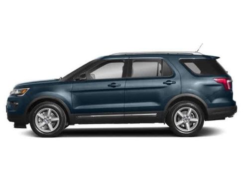 Used 2018 Ford Explorer XLT w/ Equipment Group 202A image 5