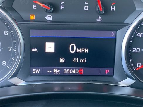 Used 2022 GMC Terrain SLT w/ Infotainment Package II AWD/4WD image 32
