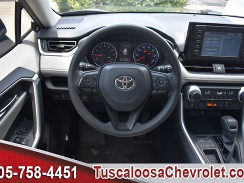 Used 2019 Toyota RAV4 XLE w/ Convenience Package FWD image 27