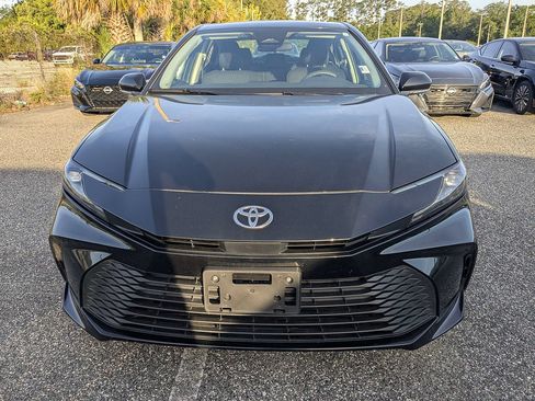 Used 2025 Toyota Camry LE FWD image 9