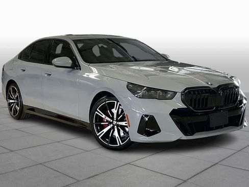 Certified 2026 BMW 530i 530i w/ M Sport Package image 3