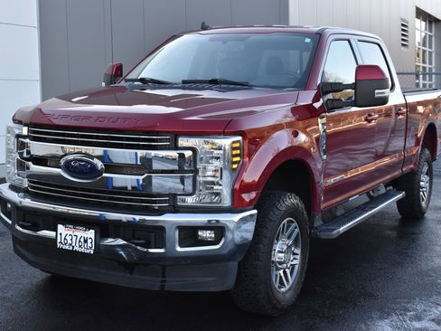 Used 2019 Ford F250 Lariat w/ Lariat Value Package image 12