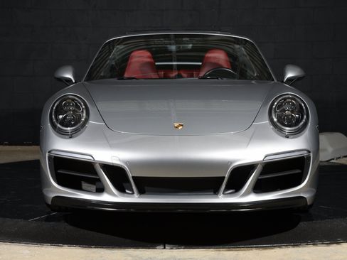 Used 2018 Porsche 911 Targa 4 GTS AWD/4WD image 10