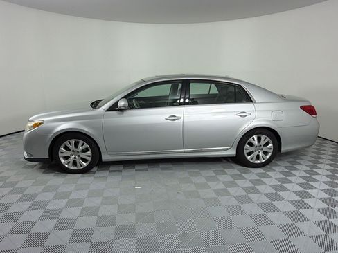 Used 2011 Toyota Avalon FWD image 2