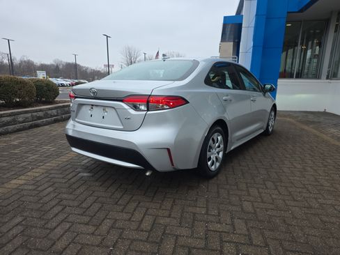 Used 2021 Toyota Corolla LE image 5