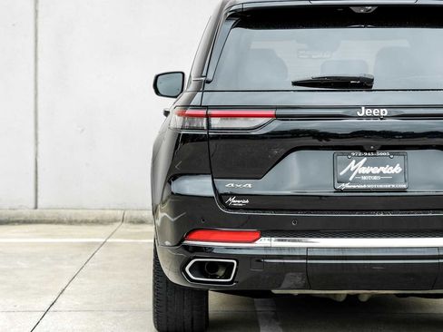 Used 2023 Jeep Grand Cherokee Overland w/ Luxury Tech Group IV AWD/4WD image 50