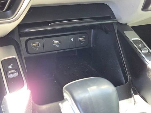 Used 2023 Kia Sorento S w/ Panoramic Sunroof Package FWD image 23