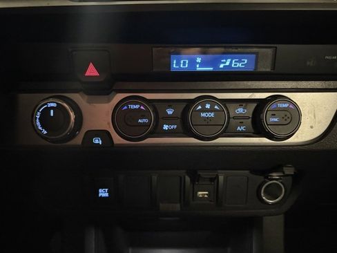 Used 2023 Toyota Tacoma TRD Sport image 21