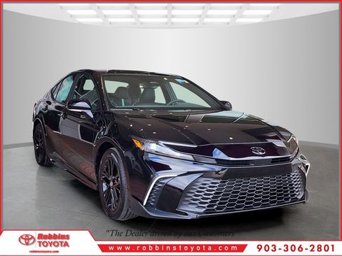 New 2026 Toyota Camry SE image 1