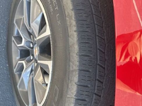 Used 2024 Chevrolet Suburban LT w/ LT Signature Plus Package AWD/4WD image 12