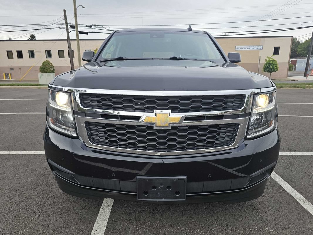 Used 2018 Chevrolet Suburban LT AWD/4WD image 3