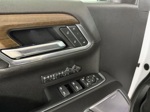 Used 2022 Chevrolet Silverado 1500 High Country w/ High Country Premium Package image 20