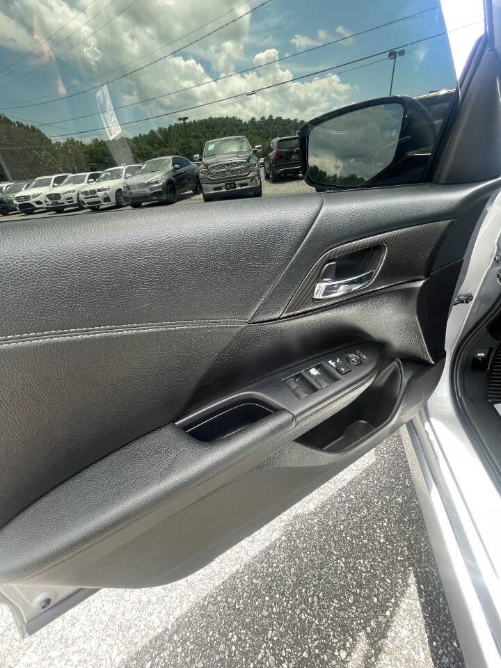 Used 2017 Honda Accord Sport image 14