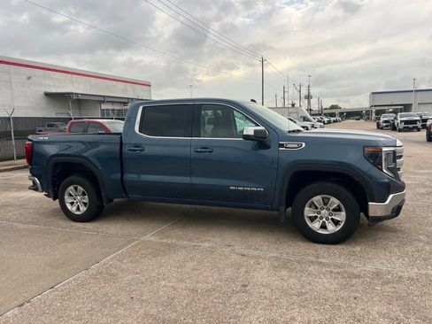 Used 2024 GMC Sierra 1500 SLE AWD/4WD image 4