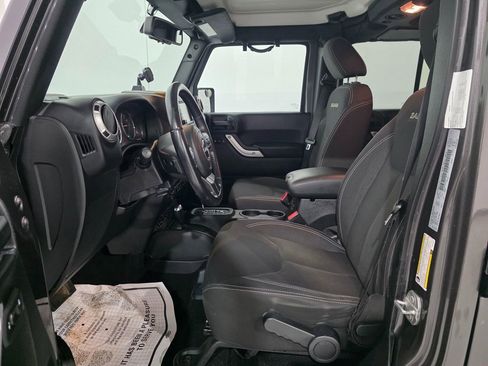 Used 2016 Jeep Wrangler Unlimited Sahara w/ Dual Top Group image 13