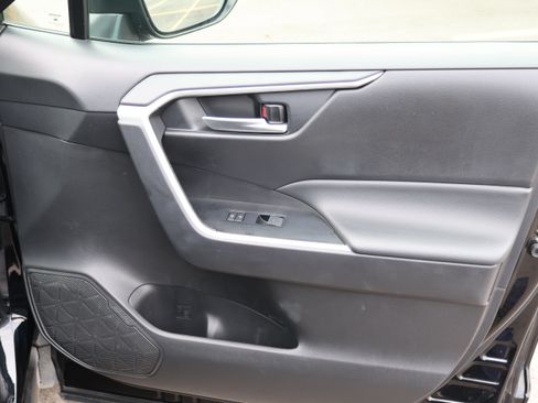 Certified 2025 Toyota RAV4 XLE FWD image 35