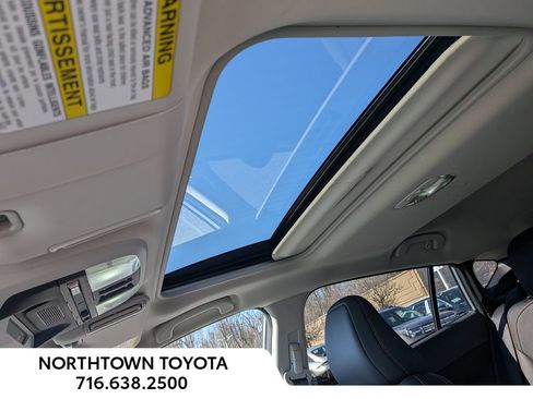 Used 2024 Subaru Crosstrek 2.5i Limited AWD/4WD image 9