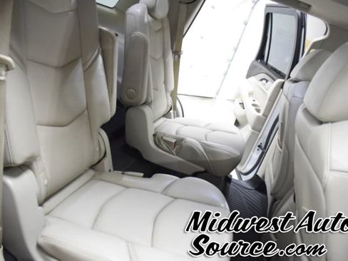 Used 2019 Cadillac Escalade Premium Luxury AWD/4WD image 31