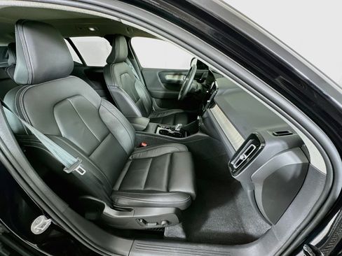 Used 2024 Volvo XC40 B5 Plus w/ Protection Package Premier AWD/4WD image 34