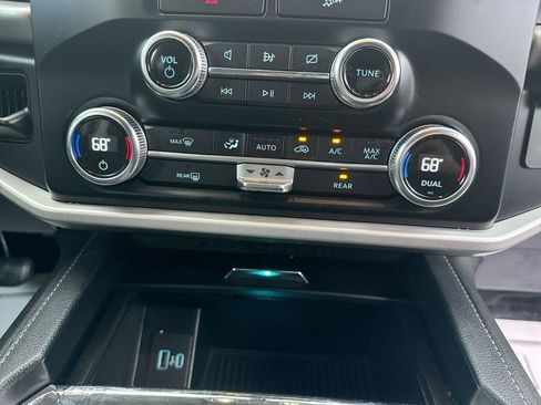 Used 2022 Ford Expedition XLT image 24