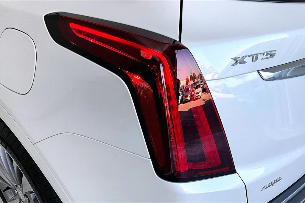Used 2025 Cadillac XT5 Premium Luxury AWD/4WD image 37