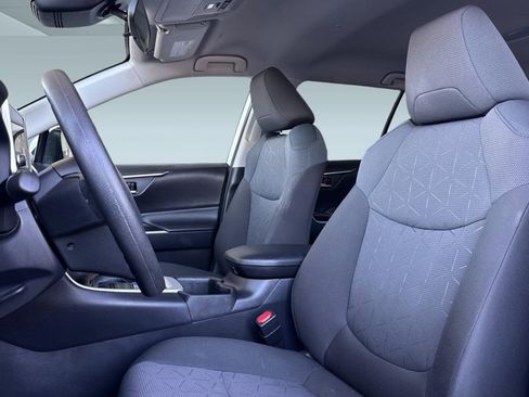 Used 2025 Toyota RAV4 XLE AWD/4WD image 21