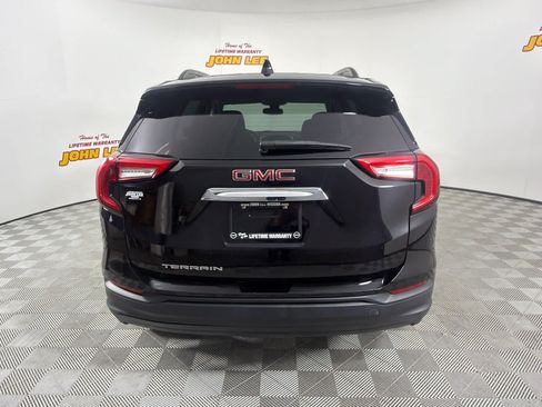 Used 2023 GMC Terrain SLE w/ Driver Convenience Package FWD image 4