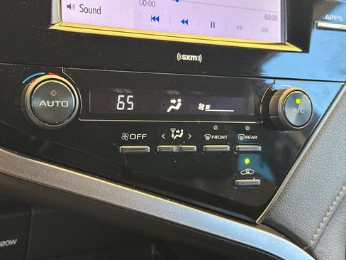 Certified 2020 Toyota Camry SE FWD image 22