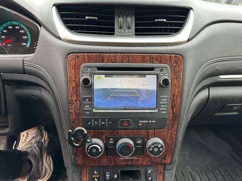 Used 2014 Chevrolet Traverse LT w/ All-Star Edition image 16