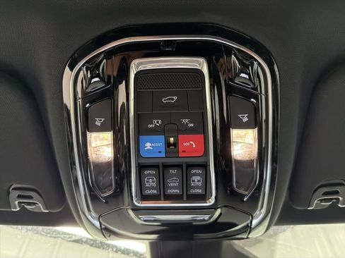 New 2026 Jeep Grand Wagoneer Summit image 31