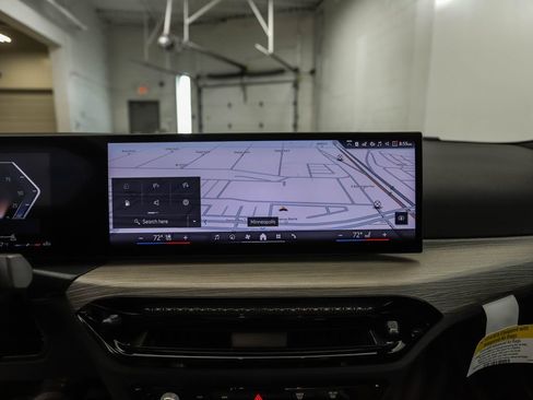 Used 2025 BMW 330i xDrive Sedan w/ Convenience Package image 17