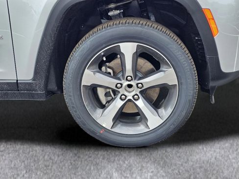 New 2026 Jeep Grand Cherokee L Limited RWD image 6