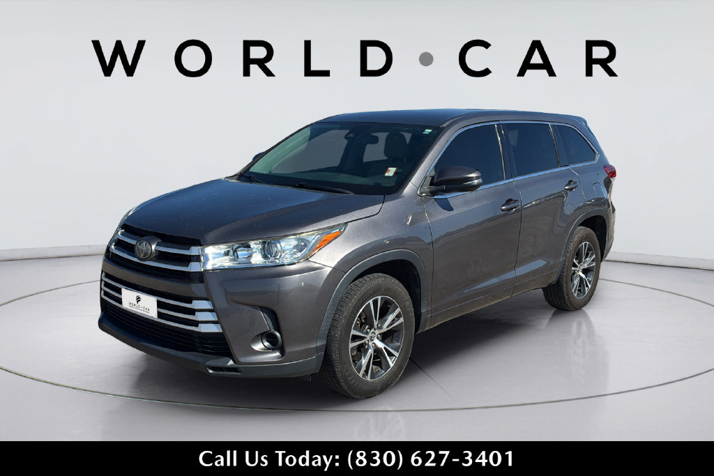Used 2017 Toyota Highlander LE FWD image 7