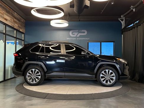 Used 2019 Toyota RAV4 Limited w/ Advanced Technology Package AWD/4WD image 2