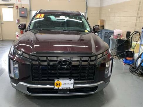 Used 2023 Hyundai Palisade Limited AWD/4WD image 2