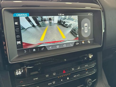 Used 2020 Jaguar F-PACE Prestige image 31