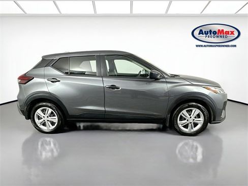 Used 2024 Nissan Kicks S image 9