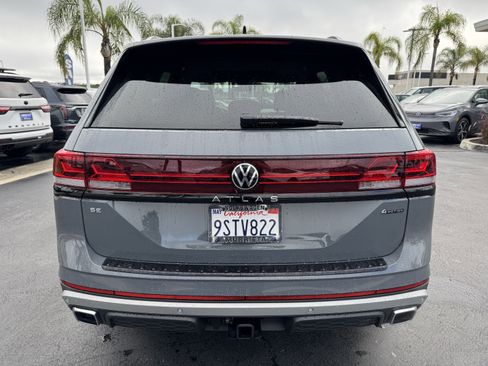 Used 2025 Volkswagen Atlas Peak Edition SE image 9