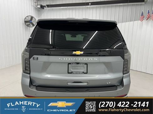 Used 2026 Chevrolet Suburban LT w/ Comfort Package AWD/4WD image 4