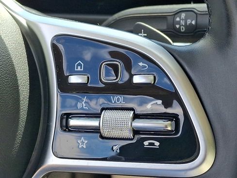Used 2022 Mercedes-Benz GLB 250 4MATIC image 23