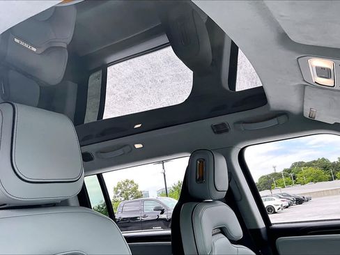 Used 2023 Rivian R1S Launch Edition AWD/4WD image 12