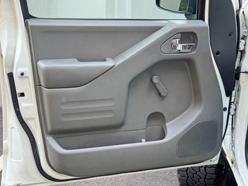 Used 2018 Nissan Frontier S AWD/4WD image 33